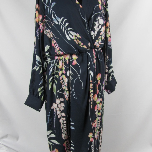 City Chic Dress Cold Shoulder Blue Floral Size 18W - Picture 4 of 8